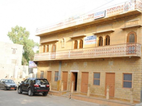 Hotel Golden City with Swimming Pool